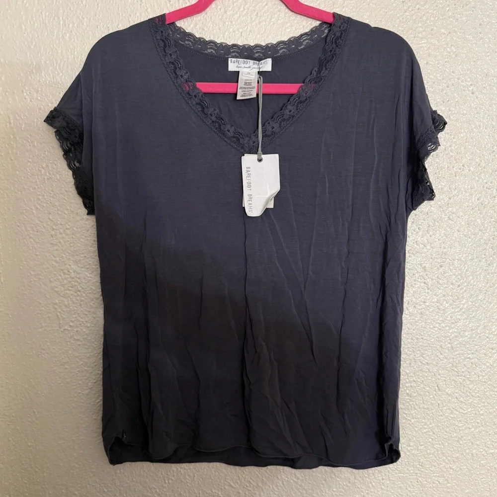 Barefoot Dreams Luxe Milk Jersey Short Sleeve V-Neck PJ T-shirt size XS NWT